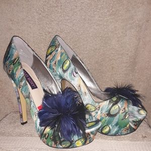 Women's Mojo Moxy Peacock Heels size 8M